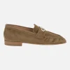 Mocasines de serraje con fruncidos y adorno metálico Belize