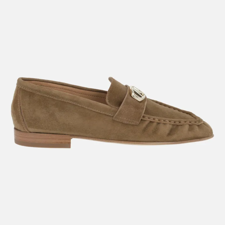 Mocasines de serraje con fruncidos y adorno metálico Belize