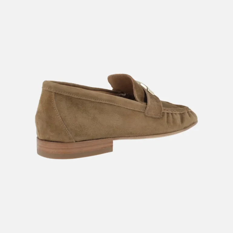 Mocasines de serraje con fruncidos y adorno metálico Belize