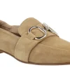 Mocasines de serraje para mujer con adorno metálico