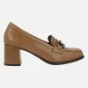 Mocasines de tacón en piel con adorno metálico