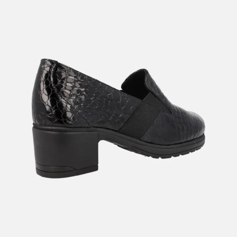 Mocasines de tacón en piel acharolada con grabado serpiente