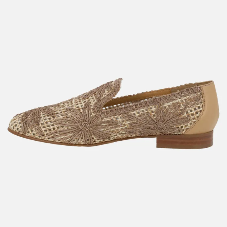 Mocasines de tejido trenzado con detalle de flores