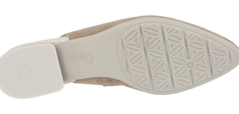 Mocasines destalonados para mujer en ante beige con adorno metálico