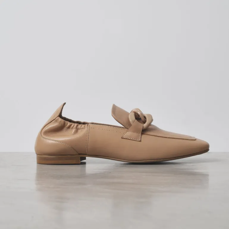 Mocasines Emma de piel con cadena