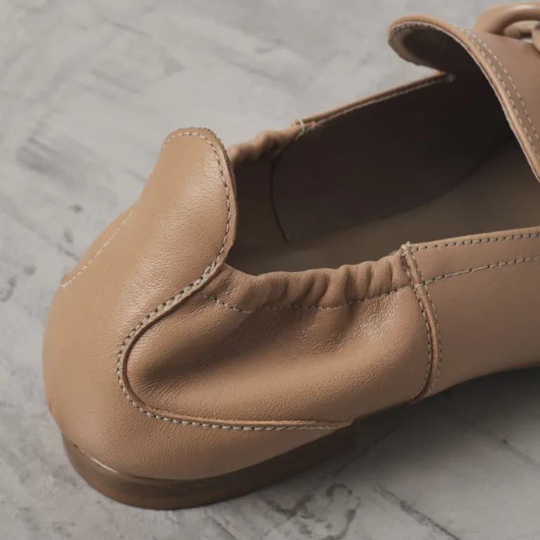 Mocasines Emma de piel con cadena