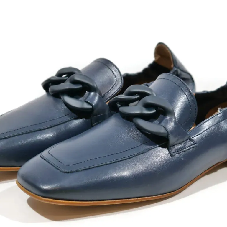 Mocasines Emma de piel con cadena