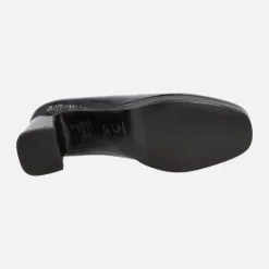 Mocasines en charol con adorno negro y plataforma
