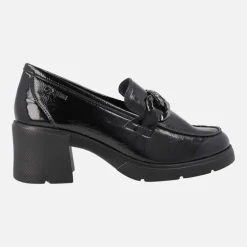 Mocasines en charol negro con tacones de 6 cms