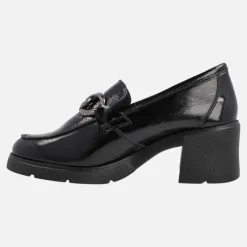 Mocasines en charol negro con tacones de 6 cms