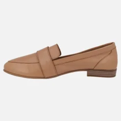 Mocasines en piel camel con adorno de hebilla