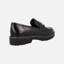 Mocasines en piel con adorno metálico