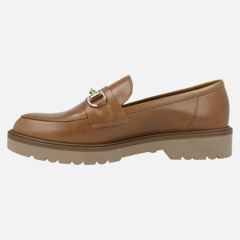 Mocasines en piel con adorno metálico