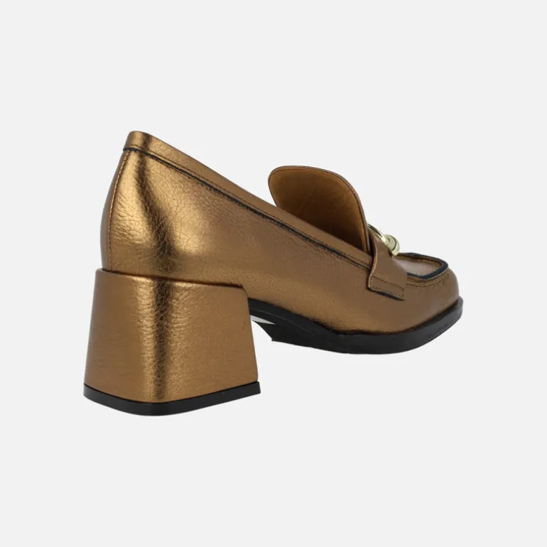Mocasines en piel metalizada Terence con adorno de cadena