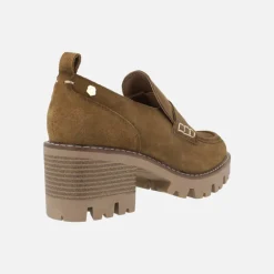 Mocasines en serraje cuero con tacón y antifaz