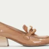 Mocasines Etna para mujer con adorno de cadena