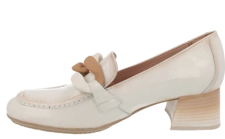 Mocasines Etna para mujer con adorno de cadena