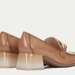 Mocasines Etna para mujer con adorno de cadena