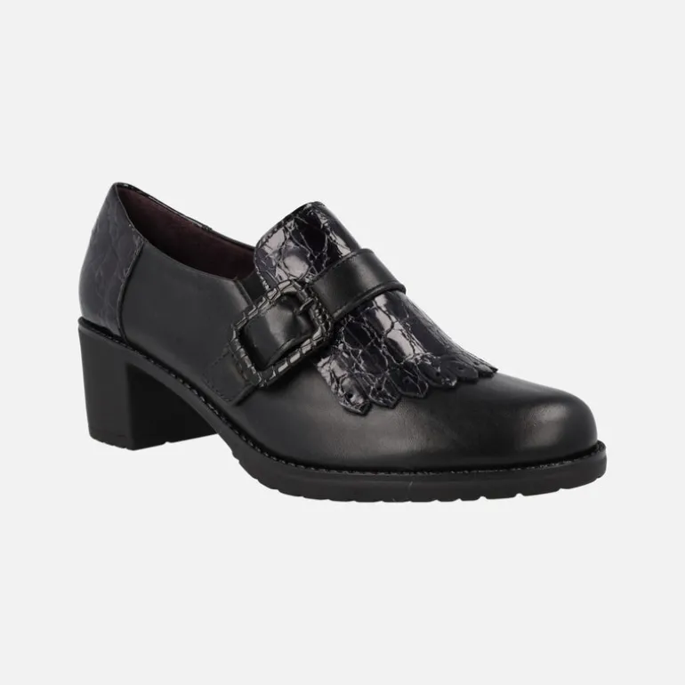 Mocasines negros con copete de flecos y tira con hebilla