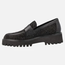 Mocasines negros con piso track y detalles de strass