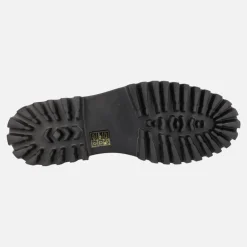 Mocasines negros con piso track y detalles de strass