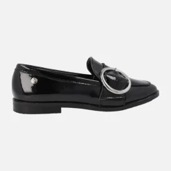 Mocasines negros de charol para mujer con hebilla circular