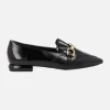 Mocasines negros de charol Monastir con adorno metálico dorado