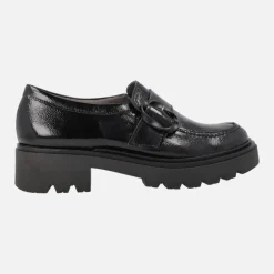 Mocasines negros de charol con adorno de hebilla y piso track