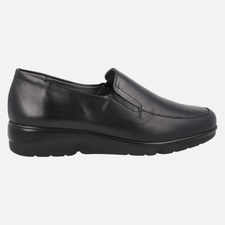 Mocasines negros de piel con elásticos laterales