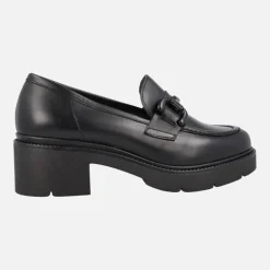Mocasines negros de piel con adorno en la pala y piso track