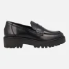 Mocasines negros de piel para mujer con piso track