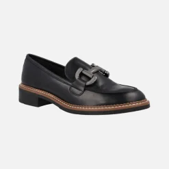 Mocasines negros de piel con adorno metálico plateado