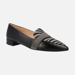 Mocasines negros de piel con copete en print cebra