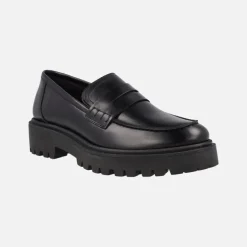 Mocasines negros de piel para mujer con piso track