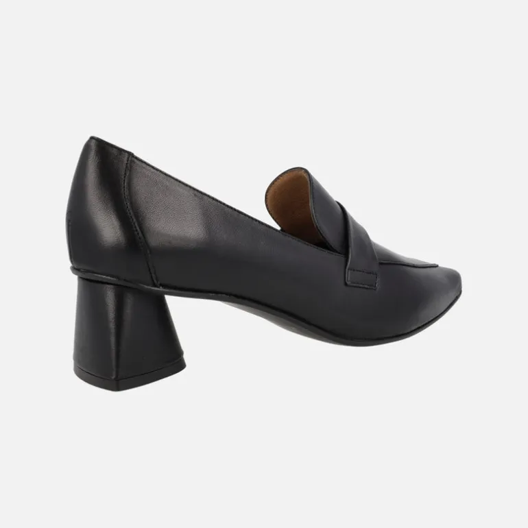 Mocasines negros de piel para mujer con tacones geométricos