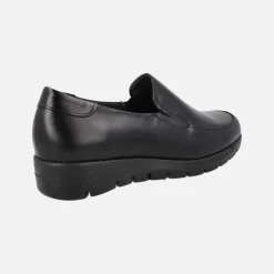 Mocasines negros de piel con elásticos y piso Extra light