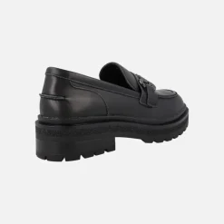Mocasines negros de piel con adorno y piso track