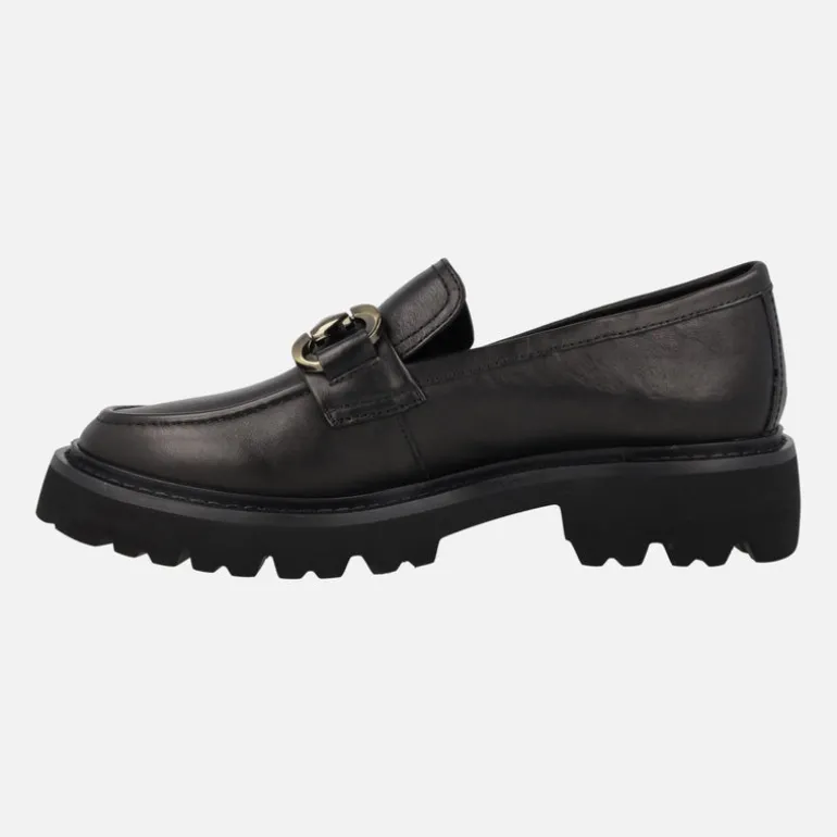Mocasines negros de piel con adorno dorado y piso track Carmela