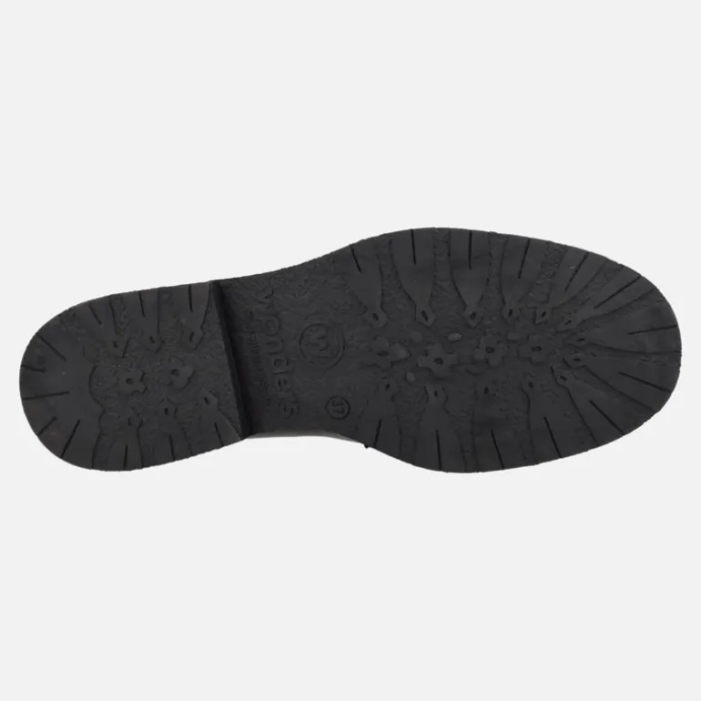 Mocasines negros de piel con antifaz de Wonders