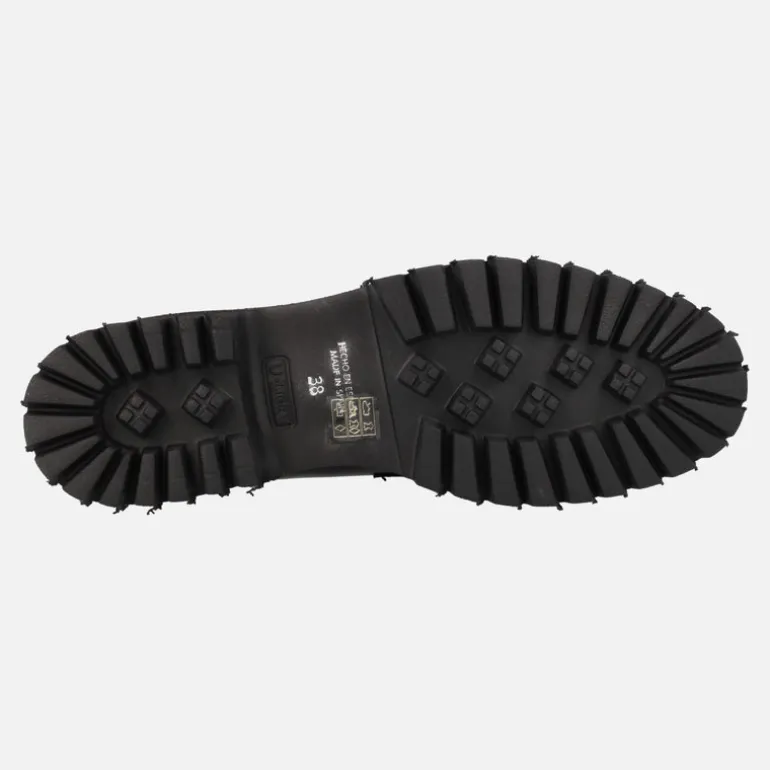 Mocasines negros de piel con adorno de cadena dorada