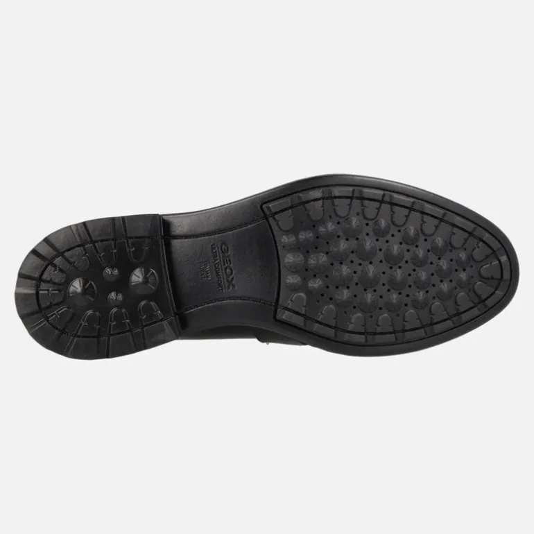Mocasines negros de piel con adorno metálico dorado Walk Pleasure Mujer de Geox