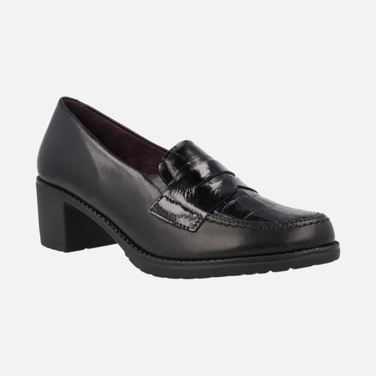 Mocasines negros de tacón con pala de coco y antifaz de charol