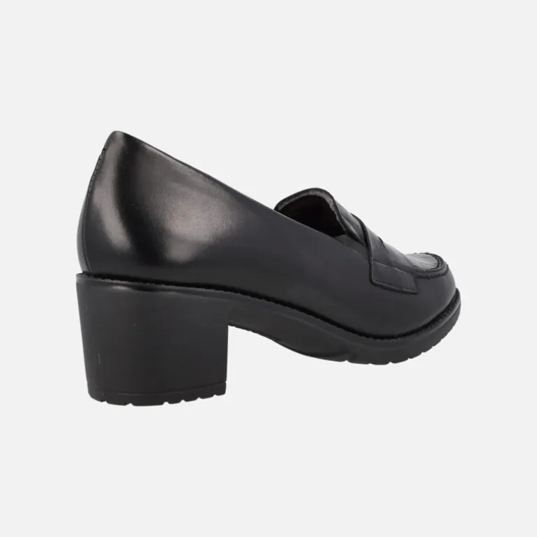 Mocasines negros de tacón con pala de coco y antifaz de charol