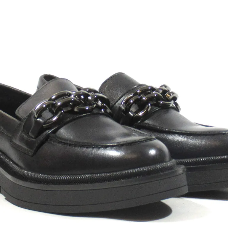 Mocasines negros para mujer con cadena Magda