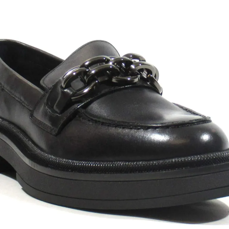 Mocasines negros para mujer con cadena Magda