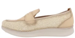 Mocasines para mujer en combinado de piel y rafia en color beige