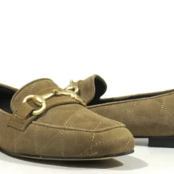 Mocasines planos de ante con pespuntes