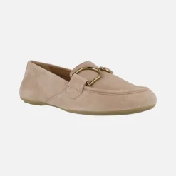 Mocasines planos de ante beige con adorno metálico D45MUJ Palmaria