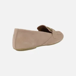 Mocasines planos de ante beige con adorno metálico D45MUJ Palmaria