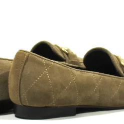 Mocasines planos de ante con pespuntes
